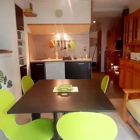 Calme En Hypercentre Avec Cuisine Equipee Et Parking Proche - Fr-1-234-260 Lägenhet